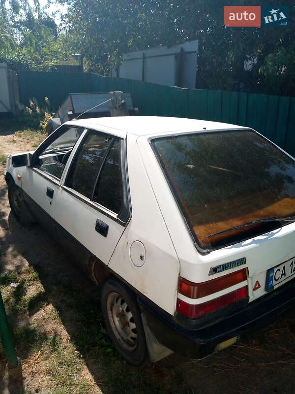 Хэтчбек Mitsubishi Colt 1987 в Богуславе
