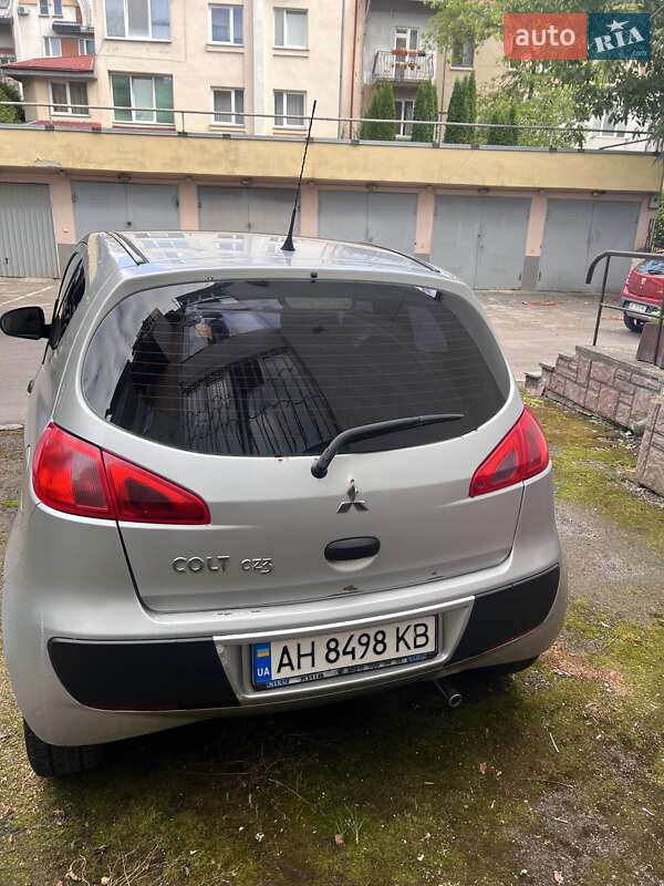 Хэтчбек Mitsubishi Colt 2005 в Покровском