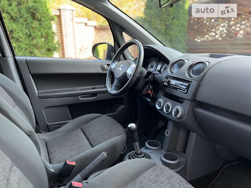 Хетчбек Mitsubishi Colt 2009 в Чернівцях