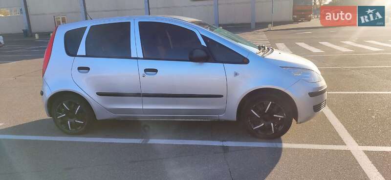 Хэтчбек Mitsubishi Colt 2005 в Киеве