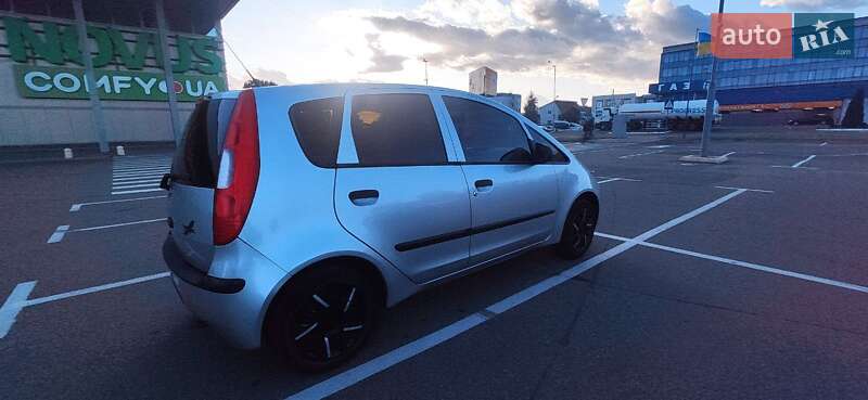 Хэтчбек Mitsubishi Colt 2005 в Киеве