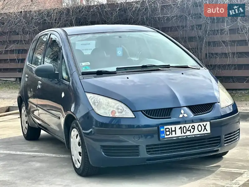 Хэтчбек Mitsubishi Colt 2006 в 