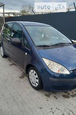 Хэтчбек Mitsubishi Colt 2004 в Хотине