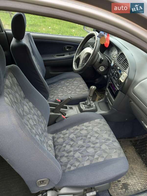 Хэтчбек Mitsubishi Colt 1996 в Новоселице