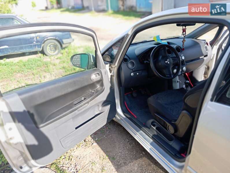 Хэтчбек Mitsubishi Colt 2005 в Чернигове фото 11 Хэтчбек Mitsubishi Colt 2005 в Чернигове