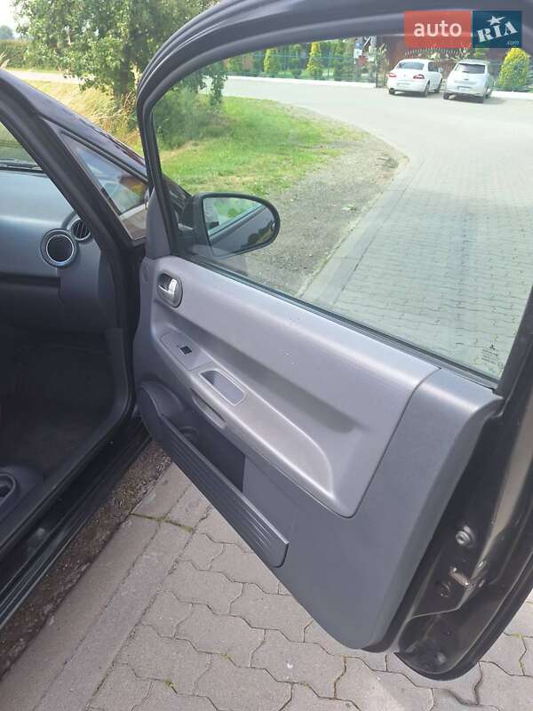 Хетчбек Mitsubishi Colt 2005 в Стрию
