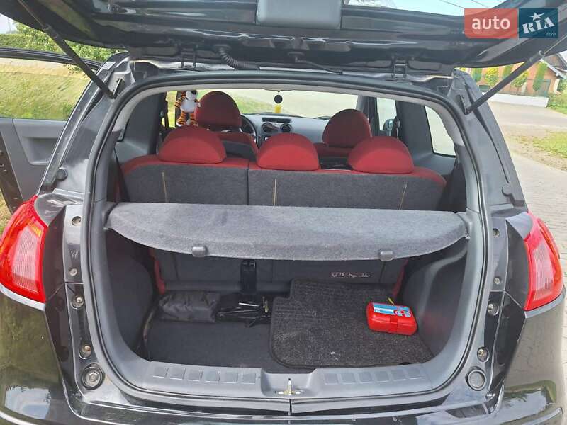 Хетчбек Mitsubishi Colt 2005 в Стрию