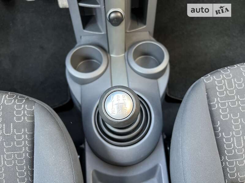 Хэтчбек Mitsubishi Colt 2009 в Черновцах