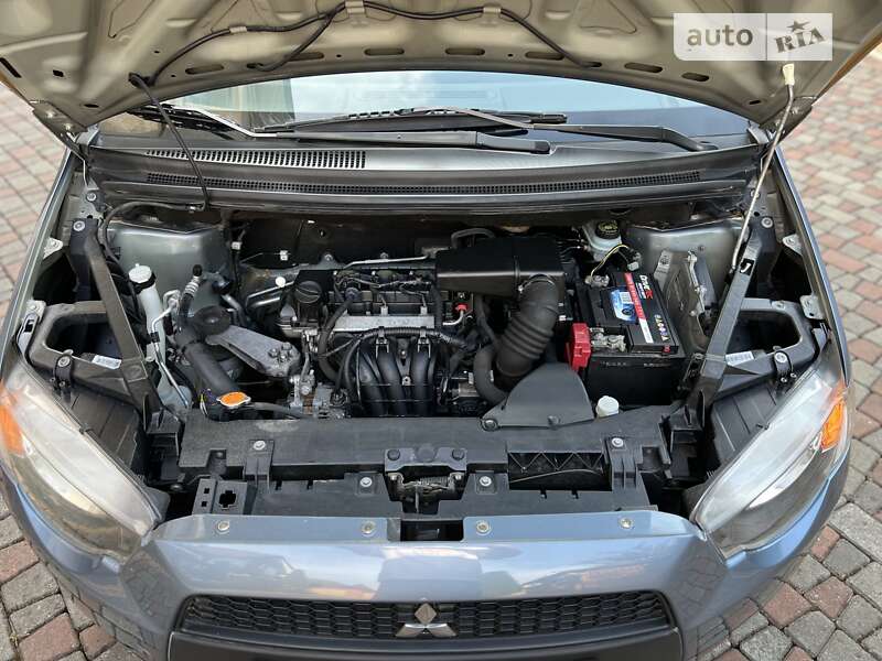Хэтчбек Mitsubishi Colt 2009 в Черновцах