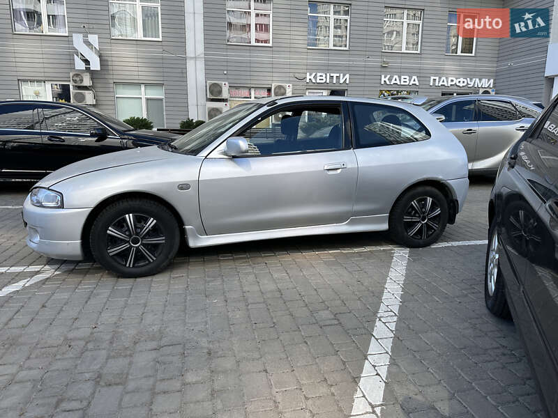 Хэтчбек Mitsubishi Colt 2002 в Одессе