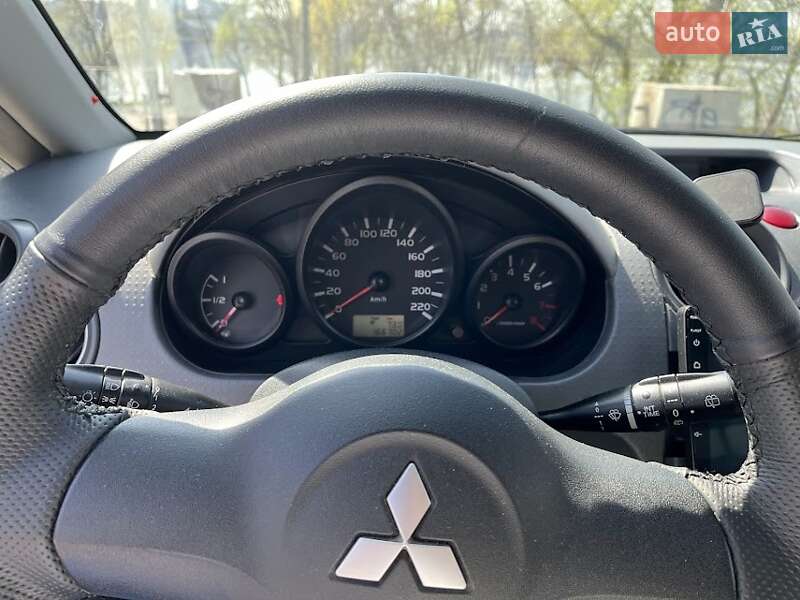 Хетчбек Mitsubishi Colt 2006 в Дніпрі
