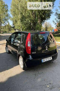 Хетчбек Mitsubishi Colt 2005 в Кореці