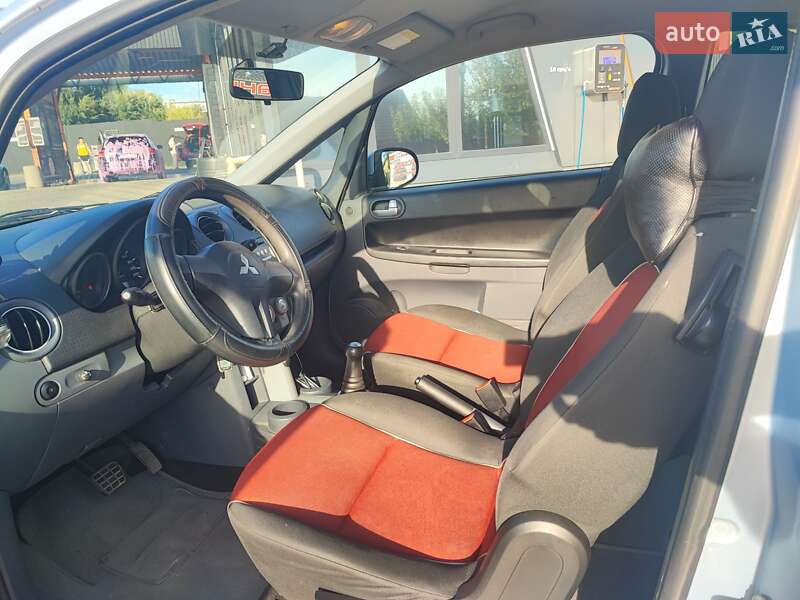 Хэтчбек Mitsubishi Colt 2008 в Киеве