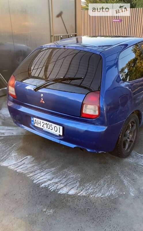 Хэтчбек Mitsubishi Colt 2000 в Александрие