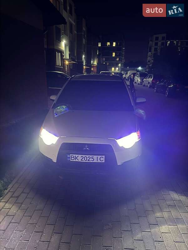 Хэтчбек Mitsubishi Colt 2011 в Ровно