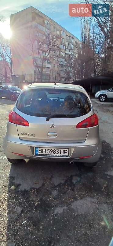 Хэтчбек Mitsubishi Colt 2007 в Одессе фото 17 Хэтчбек Mitsubishi Colt 2007 в Одессе