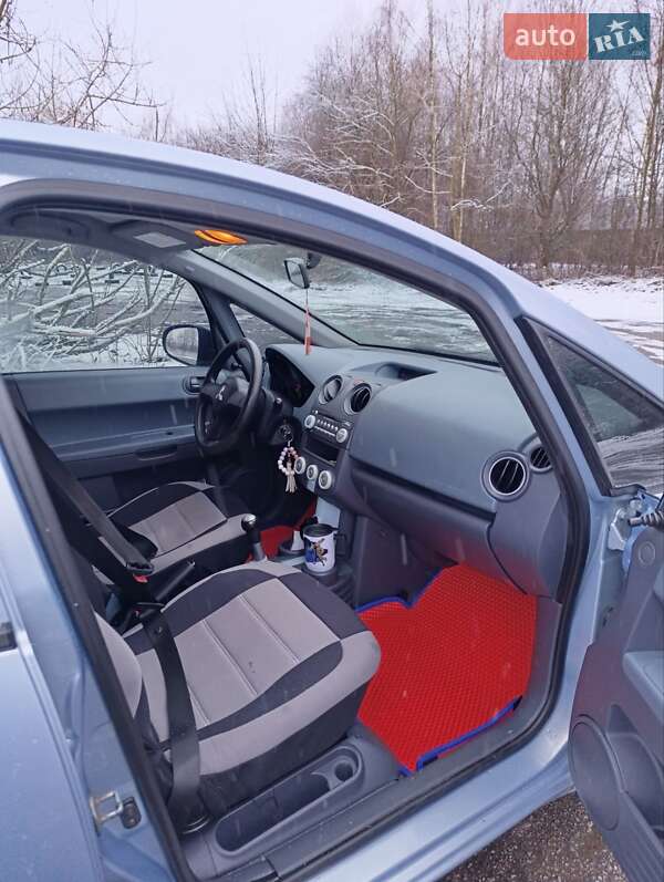 Хэтчбек Mitsubishi Colt 2005 в Звягеле
