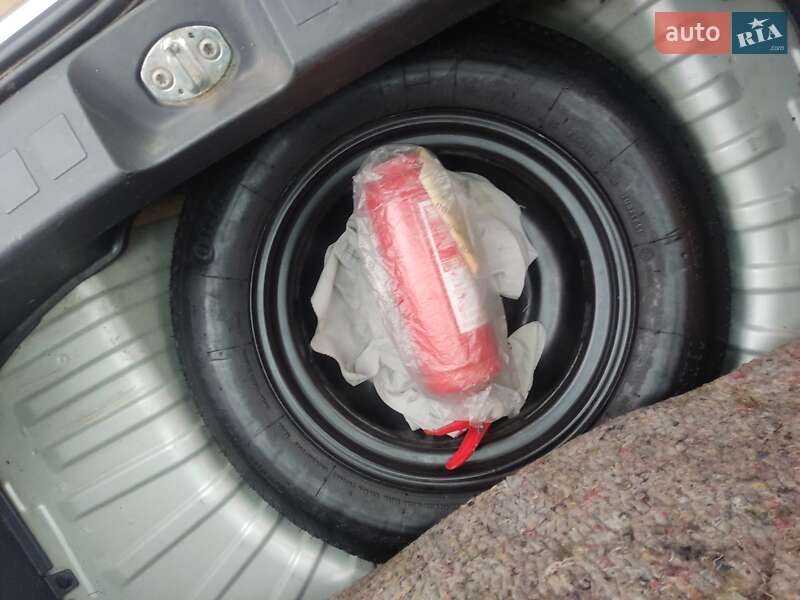 Хэтчбек Mitsubishi Colt 2007 в Киеве