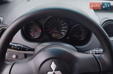 Хэтчбек Mitsubishi Colt 2005 в 