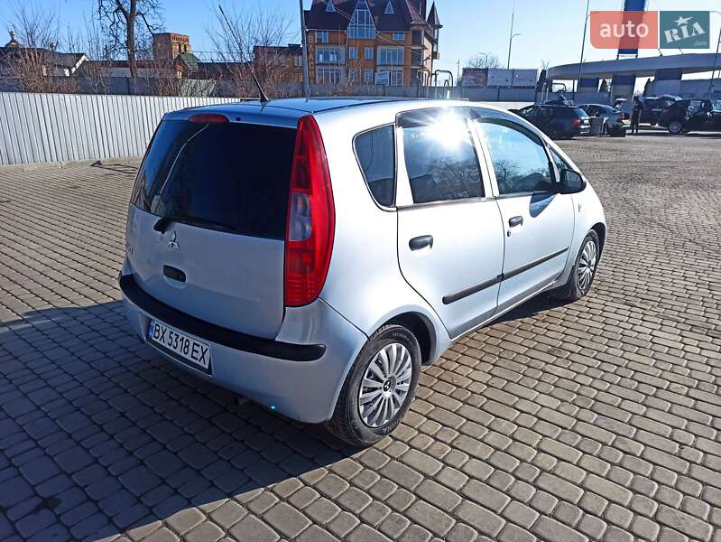 Хэтчбек Mitsubishi Colt 2005 в Староконстантинове