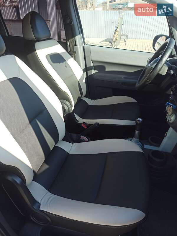 Хэтчбек Mitsubishi Colt 2005 в Староконстантинове