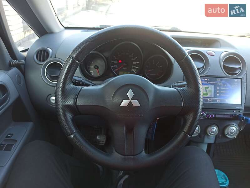 Хэтчбек Mitsubishi Colt 2005 в Староконстантинове