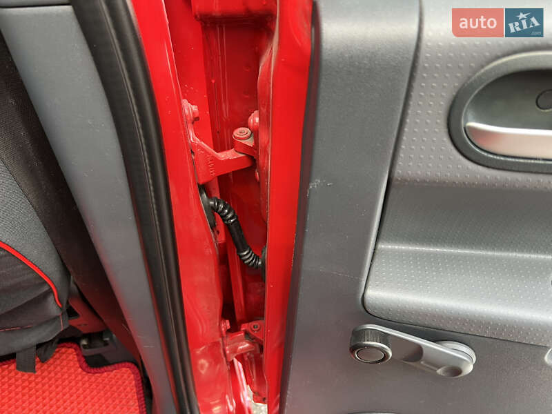 Хэтчбек Mitsubishi Colt 2006 в Кривом Роге фото 5 Хэтчбек Mitsubishi Colt 2006 в Кривом Роге