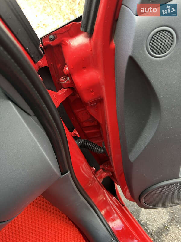 Хэтчбек Mitsubishi Colt 2006 в Кривом Роге фото 7 Хэтчбек Mitsubishi Colt 2006 в Кривом Роге