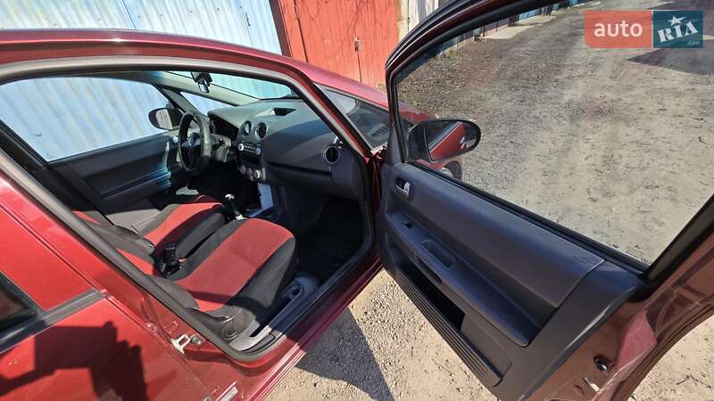 Хетчбек Mitsubishi Colt 2007 в Ужгороді