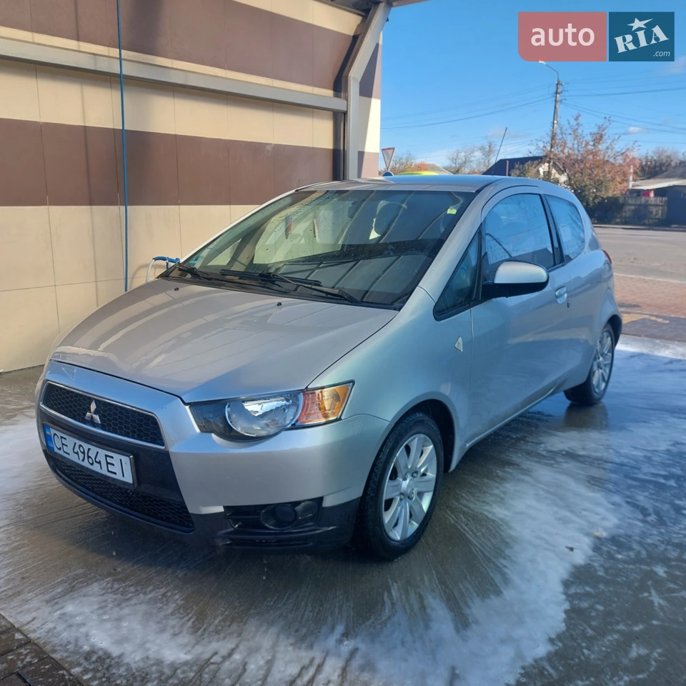 2010 Mitsubishi Colt - мініатюра 11