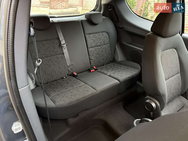 Хэтчбек Mitsubishi Colt 2009 в Черновцах