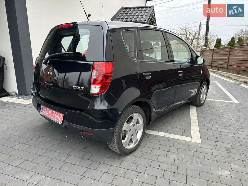 Хэтчбек Mitsubishi Colt 2012 в Черновцах