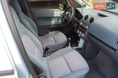 Хэтчбек Mitsubishi Colt 2004 в 