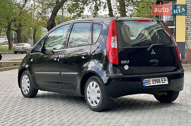 Хэтчбек Mitsubishi Colt 2005 в 