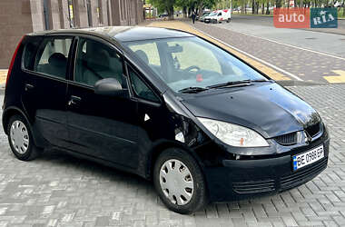Хэтчбек Mitsubishi Colt 2005 в 