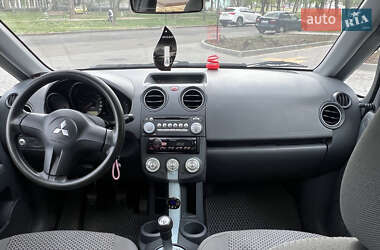Хэтчбек Mitsubishi Colt 2005 в 