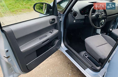 Хэтчбек Mitsubishi Colt 2005 в 