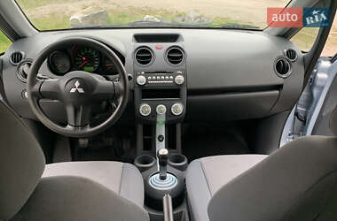 Хэтчбек Mitsubishi Colt 2005 в 
