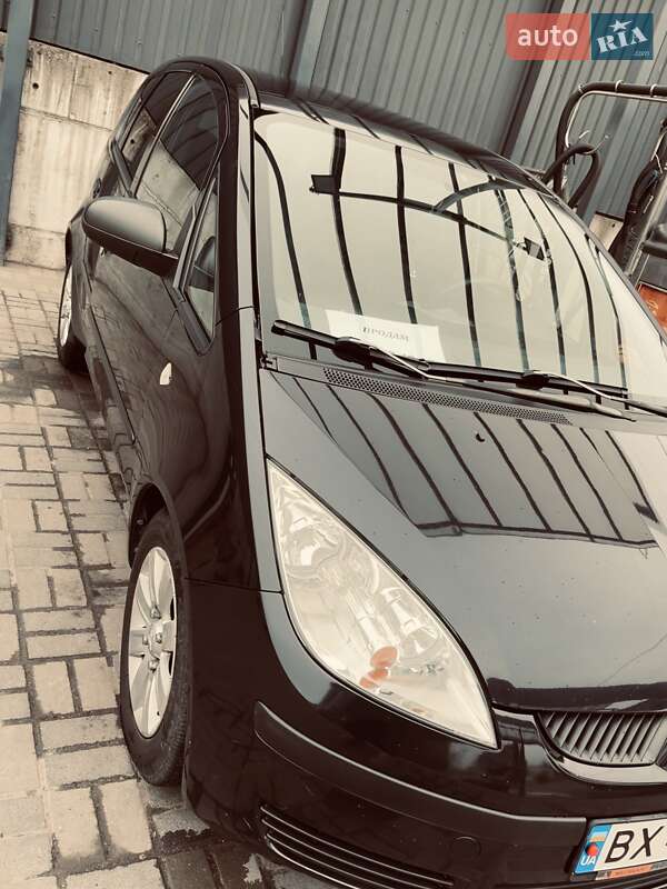 Хэтчбек Mitsubishi Colt 2008 в 