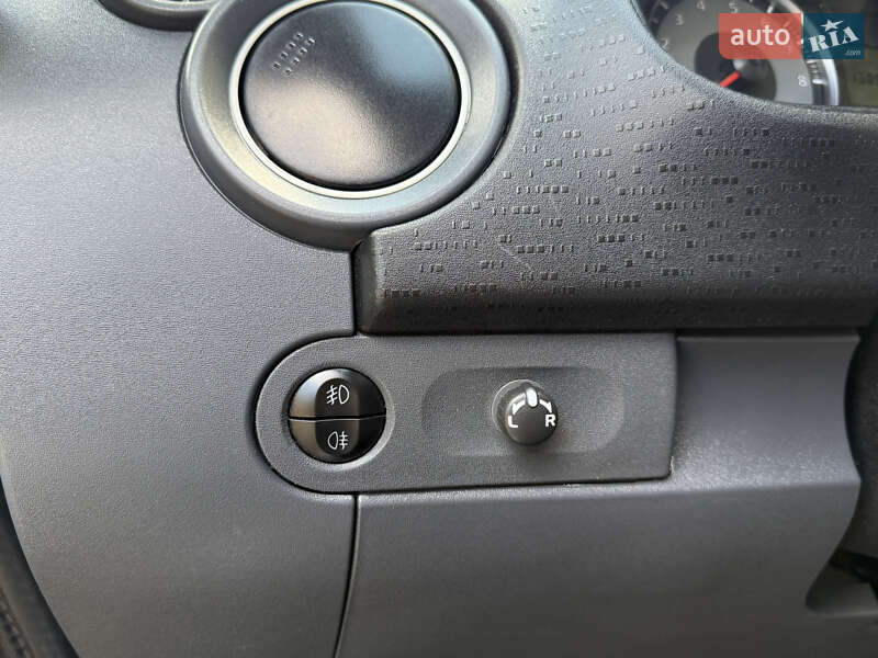 Хэтчбек Mitsubishi Colt 2010 в Черновцах