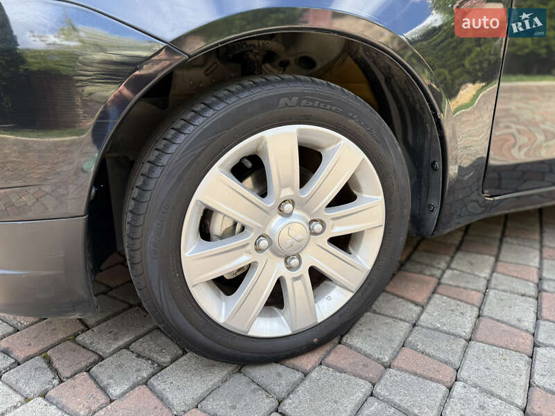 Хэтчбек Mitsubishi Colt 2010 в Черновцах