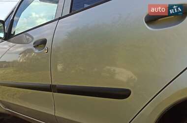 Хэтчбек Mitsubishi Colt 2004 в 