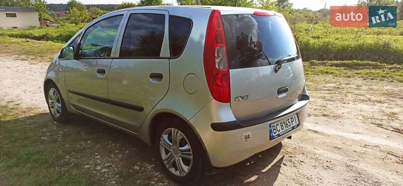 Хэтчбек Mitsubishi Colt 2004 в Новояворовске