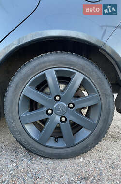 Хетчбек Mitsubishi Colt 2009 в 
