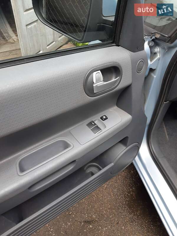 Хэтчбек Mitsubishi Colt 2004 в Житомире
