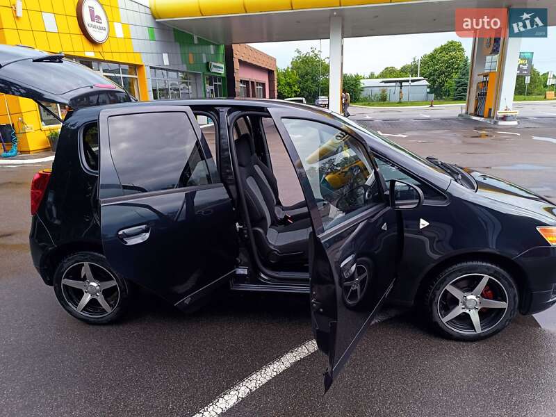 Хэтчбек Mitsubishi Colt 2011 в Киеве
