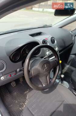 Хэтчбек Mitsubishi Colt 2005 в 