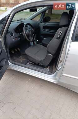Хэтчбек Mitsubishi Colt 2005 в 