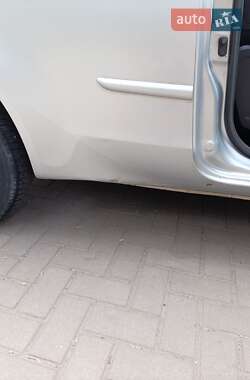 Хэтчбек Mitsubishi Colt 2005 в 