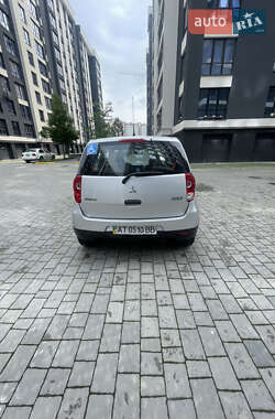 Хэтчбек Mitsubishi Colt 2010 в 